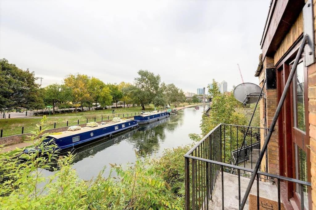 Amazing Location - City Of London- 2 Bedroom Stunning Canal View House With Private Garden,Parking & Balcony Ngoại thất bức ảnh