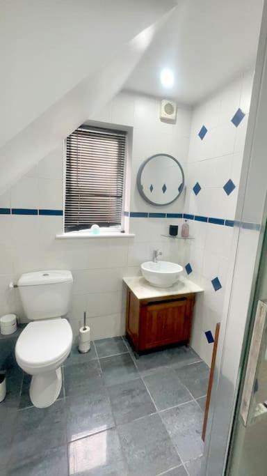 Amazing Location - City Of London- 2 Bedroom Stunning Canal View House With Private Garden,Parking & Balcony Ngoại thất bức ảnh