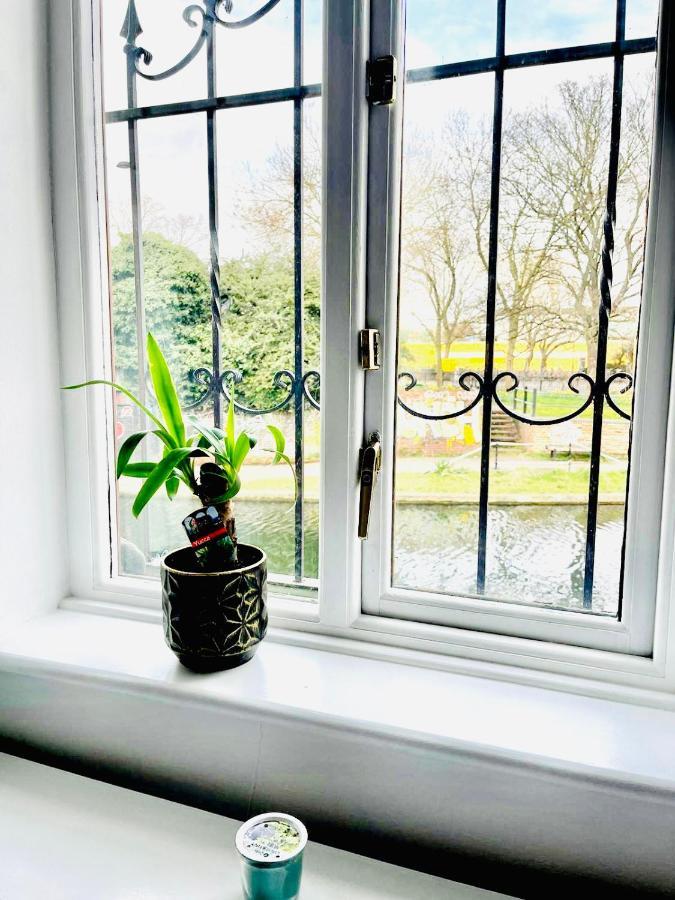 Amazing Location - City Of London- 2 Bedroom Stunning Canal View House With Private Garden,Parking & Balcony Ngoại thất bức ảnh