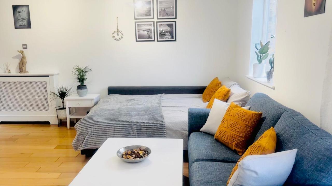 Amazing Location - City Of London- 2 Bedroom Stunning Canal View House With Private Garden,Parking & Balcony Ngoại thất bức ảnh