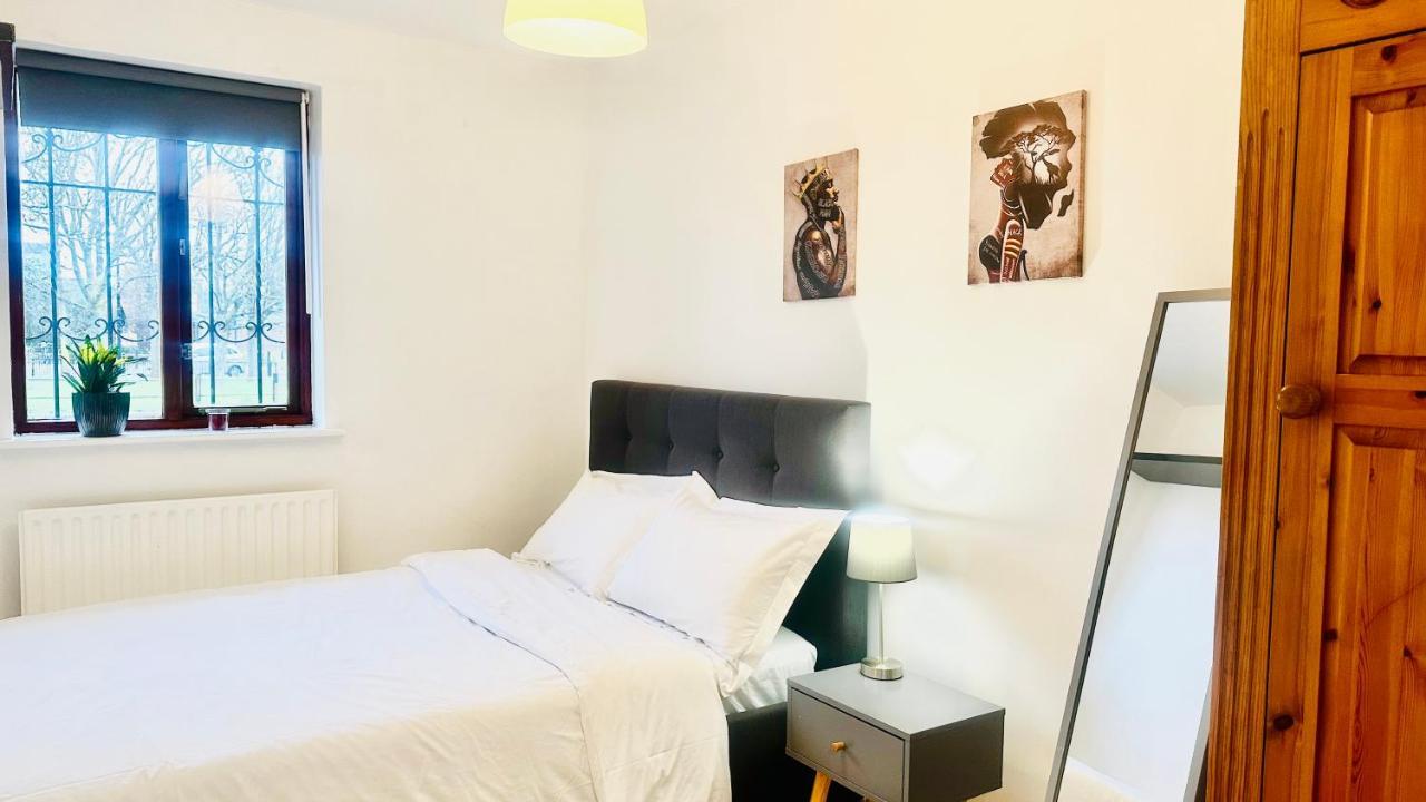 Amazing Location - City Of London- 2 Bedroom Stunning Canal View House With Private Garden,Parking & Balcony Ngoại thất bức ảnh