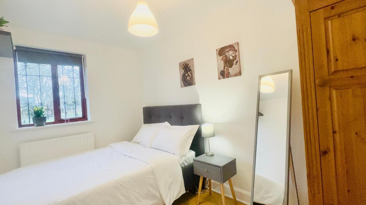 Amazing Location - City Of London- 2 Bedroom Stunning Canal View House With Private Garden,Parking & Balcony Ngoại thất bức ảnh