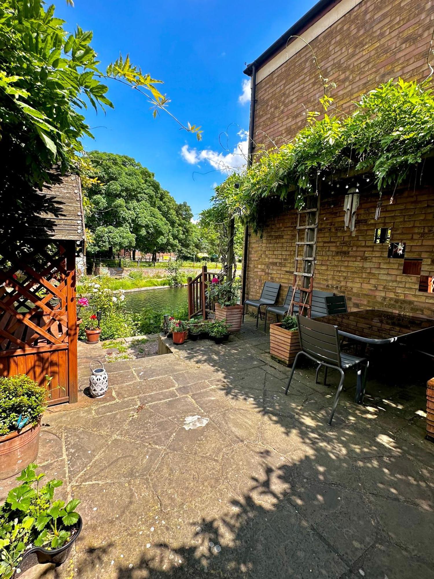Amazing Location - City Of London- 2 Bedroom Stunning Canal View House With Private Garden,Parking & Balcony Ngoại thất bức ảnh
